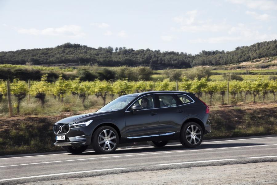  Volvo XC60 D5 Inscription 2017 года  (WW) (фото 5 из 42)